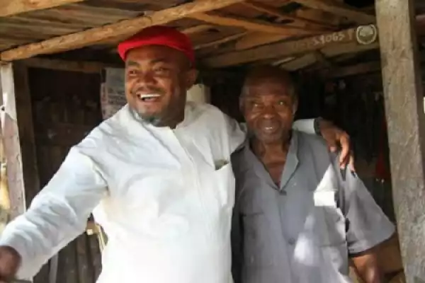 What a Man Did For a Carpenter Who Helped Him in School 20 Years Ago Will Touch Your Heart